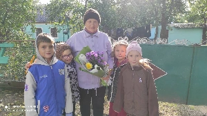 Привітали вчителів - ветеранів педагогічної праці